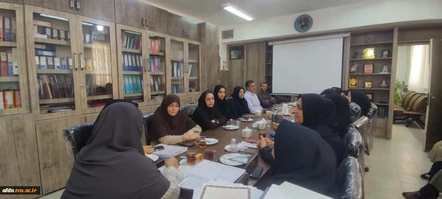 برگزاری جلسه شورای اداری و تجلیل از همکاران آموزشکده دختران نیشابور  به مناسبت روز کارمند 2
