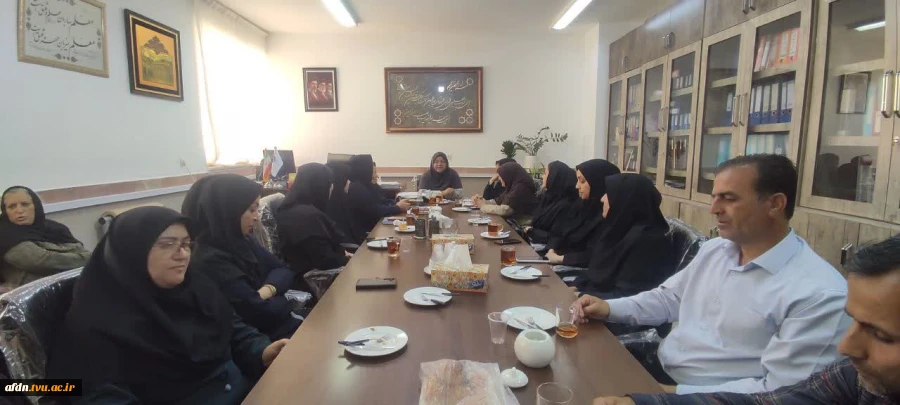 برگزاری جلسه شورای اداری و تجلیل از همکاران آموزشکده دختران نیشابور  به مناسبت روز کارمند 6