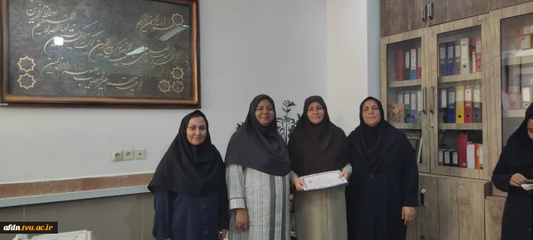 برگزاری جلسه شورای اداری و تجلیل از همکاران آموزشکده دختران نیشابور  به مناسبت روز کارمند