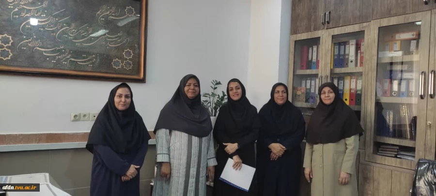 برگزاری جلسه شورای اداری و تجلیل از همکاران آموزشکده دختران نیشابور  به مناسبت روز کارمند 5