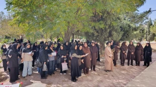 آیین اهتزاز پرچم جمهوری اسلامی ایران  همزمان با آغاز سال تحصیلی جدید در آموزشکده دختران نیشابور 5