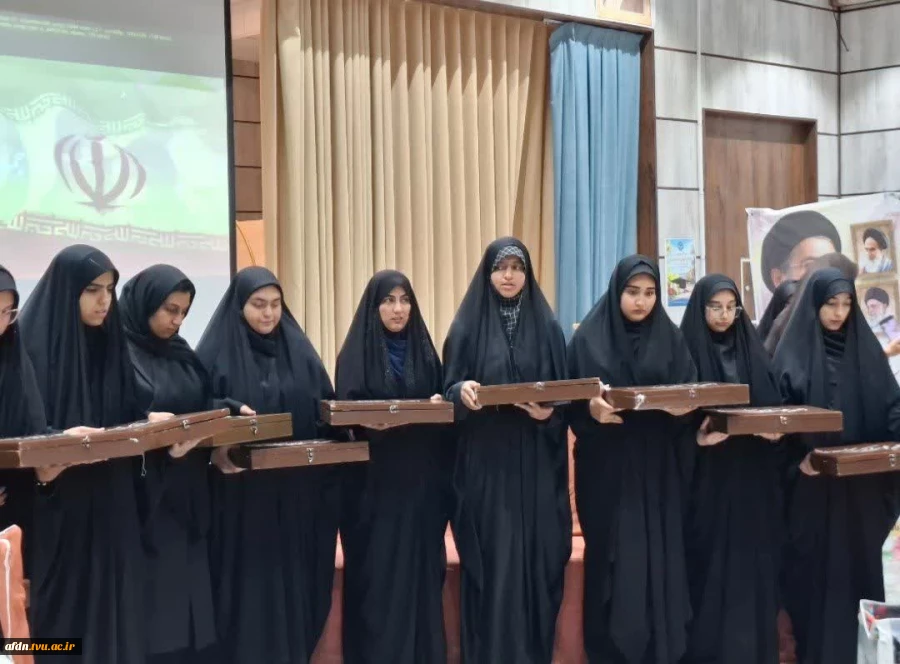 برگزاری آیین اهدای ۳۰عدد ساک جهت گنجینه ۳۱۳ لباس شهدا؛ پیوند مهارت دانشجویان با فرهنگ ایثار و شهادت وعشق به وط 3